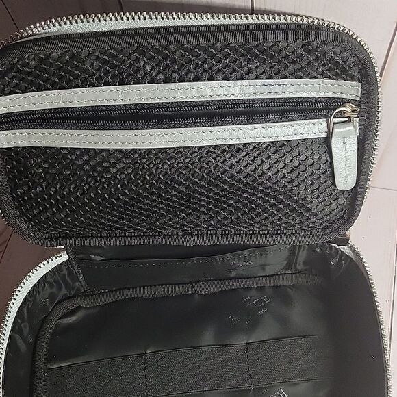 ROYCE New York Leather Zippered Travel Tech Organizer Case Luggage Tag Comp Logo - Picture 3 of 13